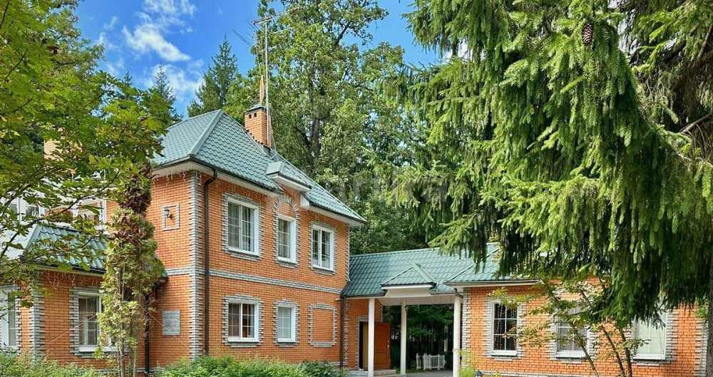 Дом, 250 м2, 36 соток, 3 эт. Наро-Фоминск - изображение 1