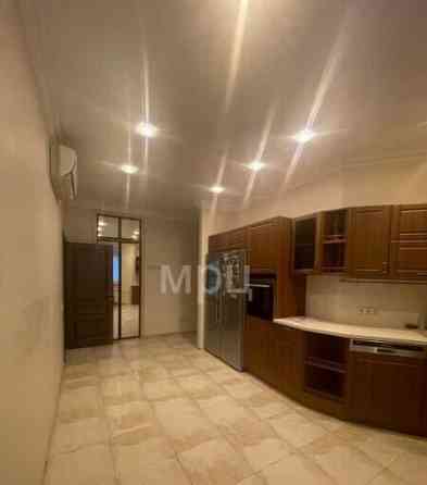 2-комн. квартира, 65.8 м2, 1/5 эт. Москва