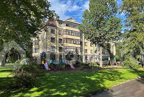 4-комн. квартира, 139 м2, 2/4 эт. Москва