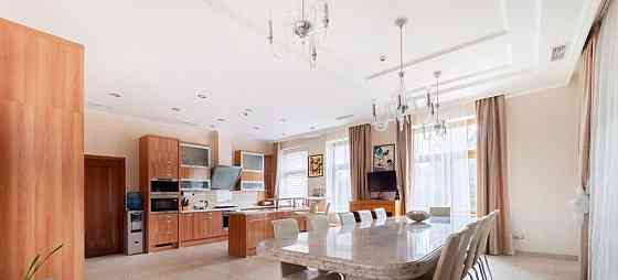 Дом, 927 м2, 17 соток, 3 эт. Красногорск