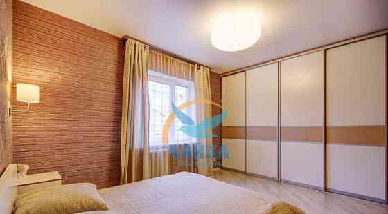 2-комн. квартира, 70 м2, 4/10 эт. Санкт-Петербург