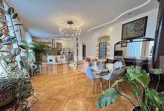 4-комн. квартира, 112.7 м2, 3/5 эт. Москва