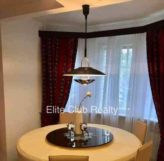 Коттедж, 570 м2, 17 соток, 4 эт. Санкт-Петербург