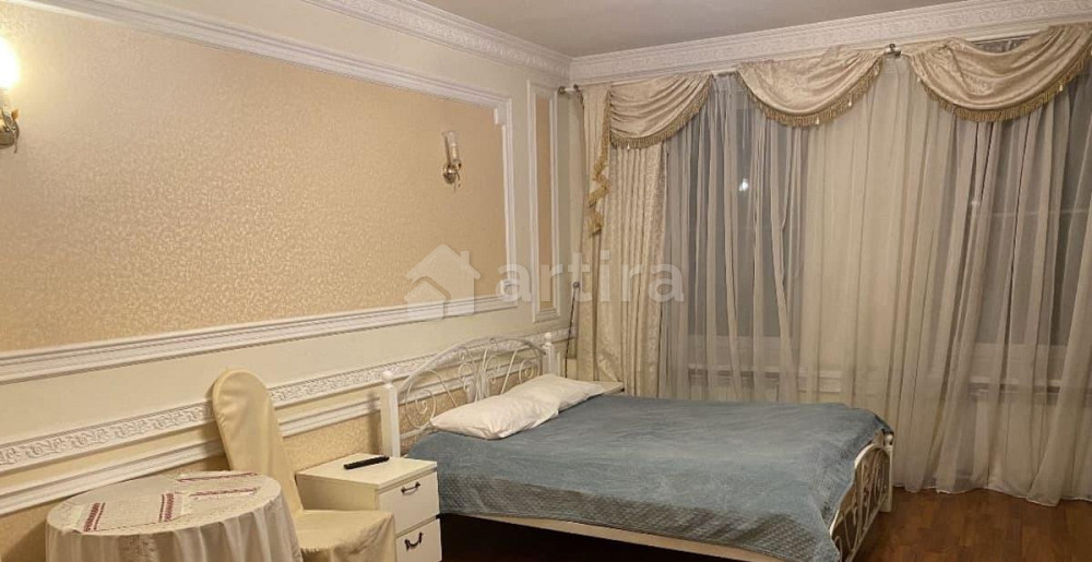 Комната, 30 м2, 4/4 эт. Санкт-Петербург - изображение 1