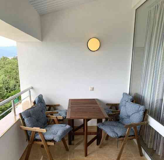 Коттедж, 270 м2, 1.5 сотки, 3 эт. Ялта