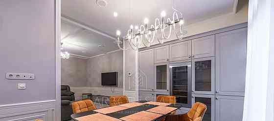 Таунхаус, 300 м2, 2.7 сотки, 3 эт. Истра