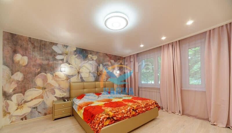 2-комн. квартира, 70 м2, 1/10 эт. Санкт-Петербург - изображение 1