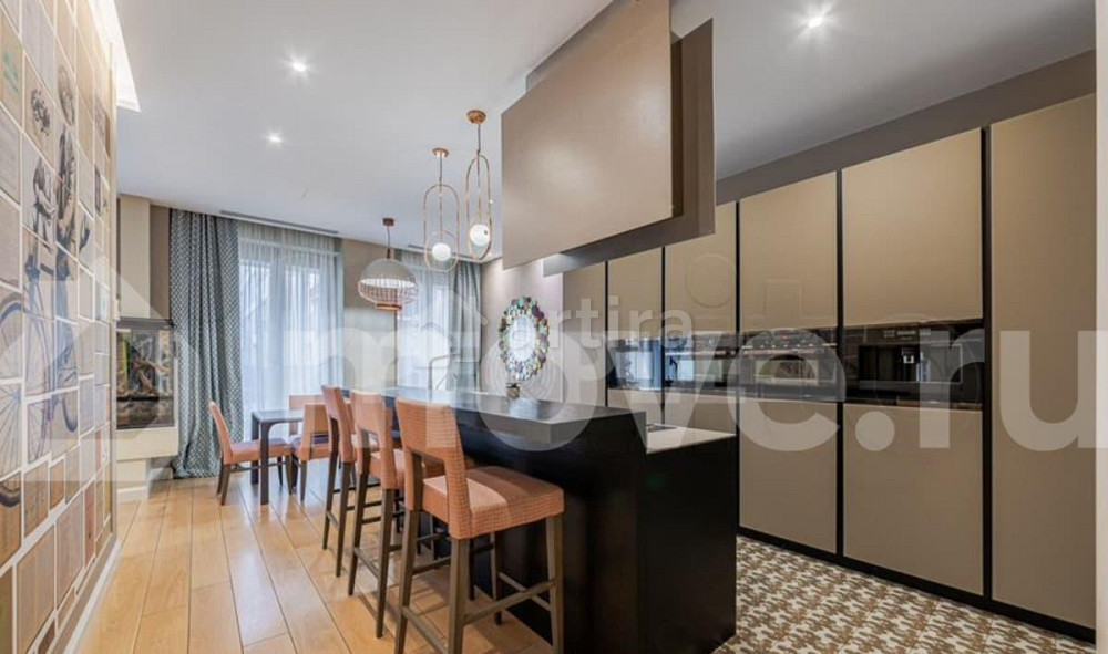 4-комн. квартира, 217 м2, 2/6 эт. Москва - изображение 1