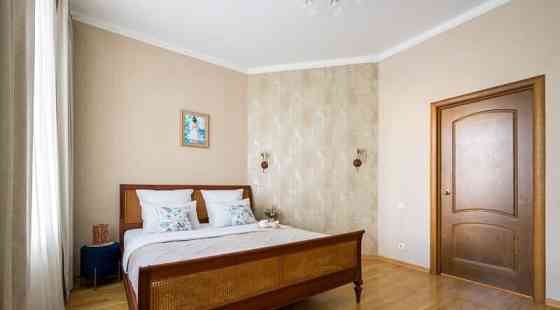 3-комн. квартира, 80 м2, 2/2 эт. Санкт-Петербург