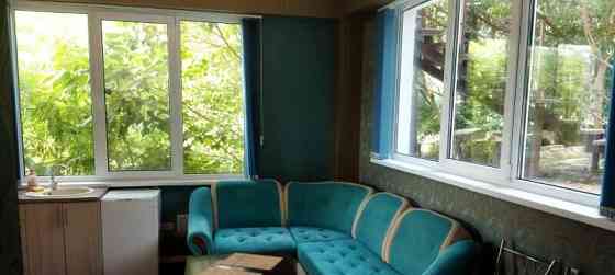 2-комн. квартира, 50 м2, 1/3 эт. Ялта