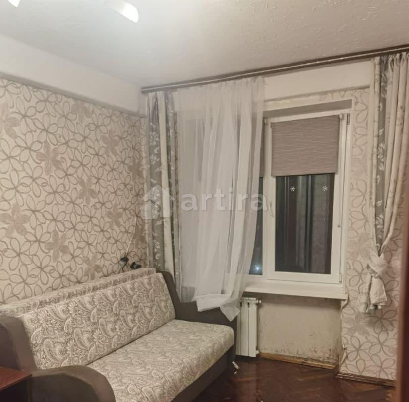 Комната, 56 м2, 3/5 эт. Санкт-Петербург - изображение 1