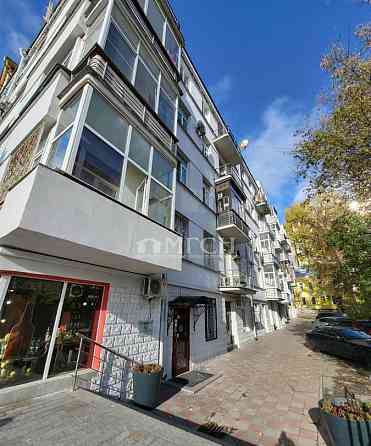 2-комн. квартира, 52 м2, 2/5 эт. Москва