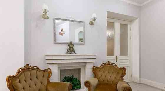 4-комн. квартира, 140 м2, 5/5 эт. Санкт-Петербург