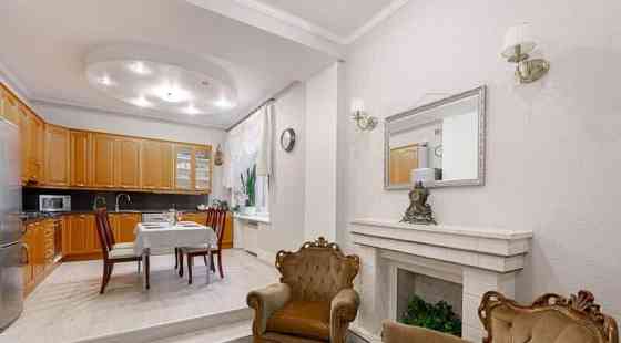 4-комн. квартира, 140 м2, 5/5 эт. Санкт-Петербург