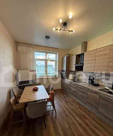 2-комн. квартира, 81 м2, 22/33 эт. Москва