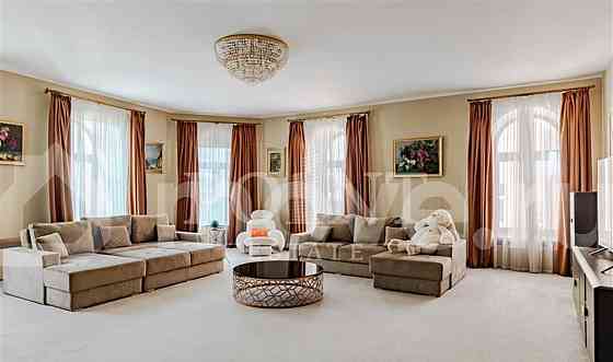 5-комн. квартира, 303 м2, 3/5 эт. Москва