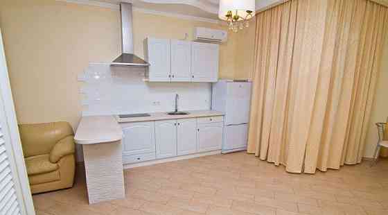 2-комн. квартира, 56 м2, 1/5 эт. Феодосия