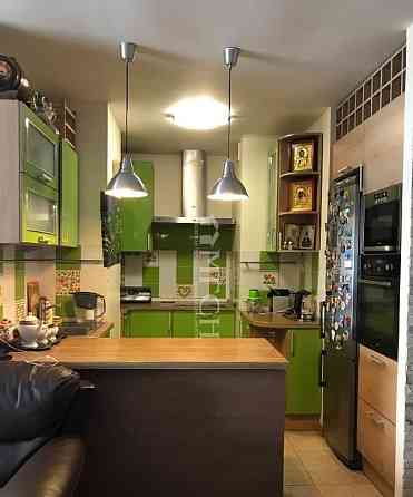 3-комн. квартира, 82 м2, 23/25 эт. Москва