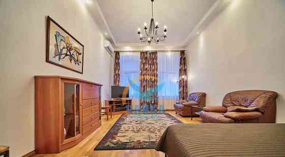 2-комн. квартира, 70 м2, 2/4 эт. Санкт-Петербург