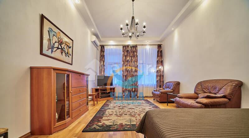 2-комн. квартира, 70 м2, 2/4 эт. Санкт-Петербург - изображение 2