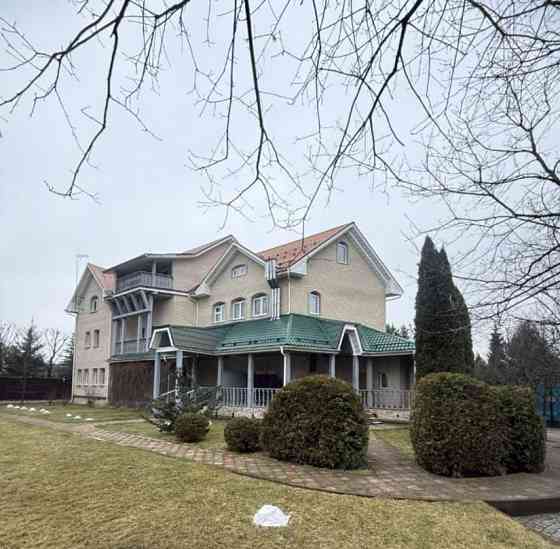 Коттедж, 370 м2, 1.5 га, 3 эт. Истра