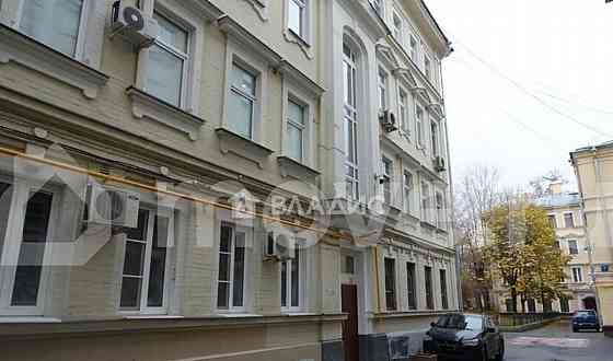 2-комн. квартира, 52 м2, 2/4 эт. Москва