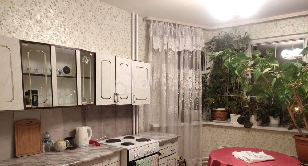 Комната, 80 м2, 2/17 эт. Москва - изображение 1