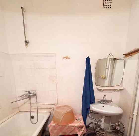 Комната, 34.9 м2, 2/5 эт. Москва