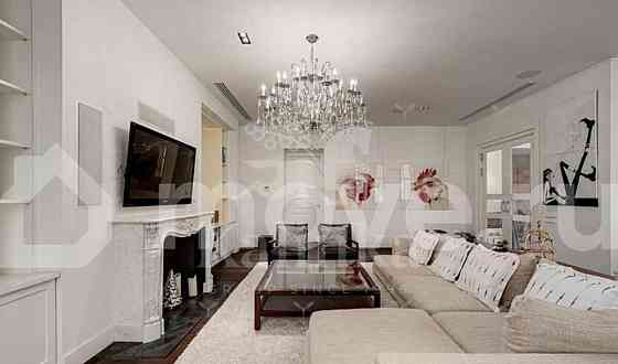 5-комн. квартира, 209 м2, 3/6 эт. Москва