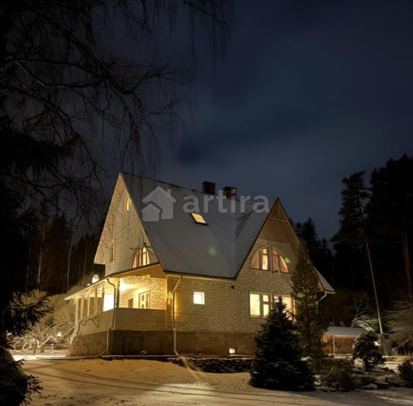 Дом, 270 м2, 0.7 га, 3 эт. Выборг - изображение 1