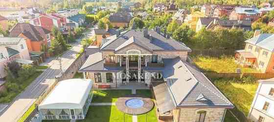 Коттедж, 800 м2 Троицк