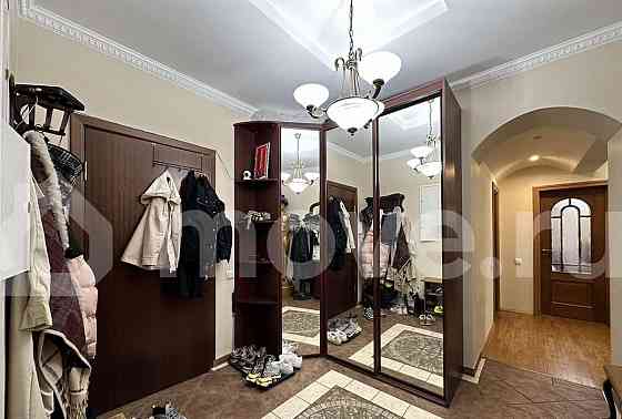 6-комн. квартира, 196 м2, 3/5 эт. Москва