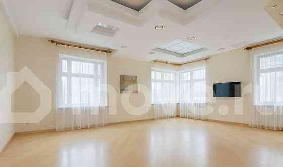 4-комн. квартира, 184 м2, 3/6 эт. Москва