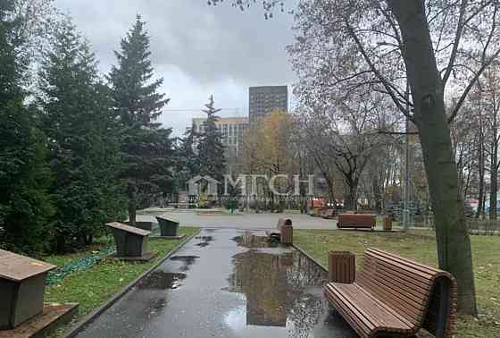 3-комн. квартира, 57 м2, 1/5 эт. Москва