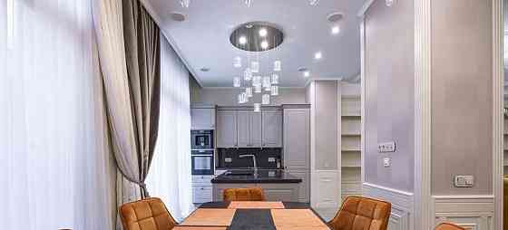 Таунхаус, 300 м2, 2.7 сотки, 3 эт. Истра