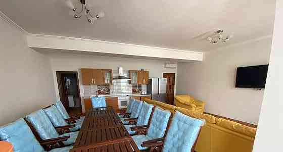 Коттедж, 270 м2, 1.5 сотки, 3 эт. Ялта