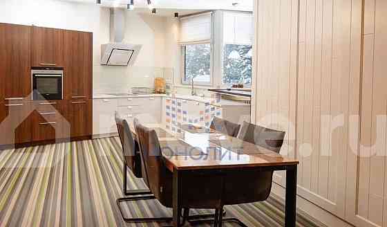 3-комн. квартира, 128 м2, 2/5 эт. Москва