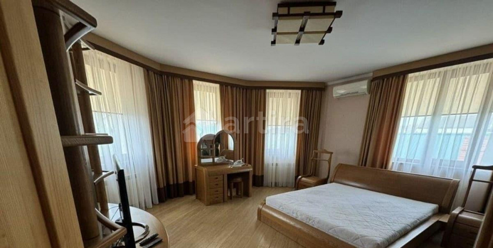 Дом, 500 м2, 6 соток, 3 эт. Симферополь - изображение 1