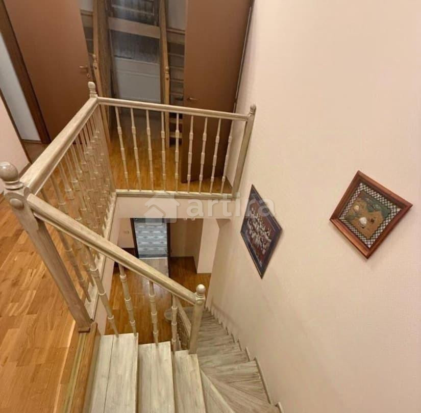 Дом, 350 м2, 6 соток, 3 эт. Морозовск - изображение 4