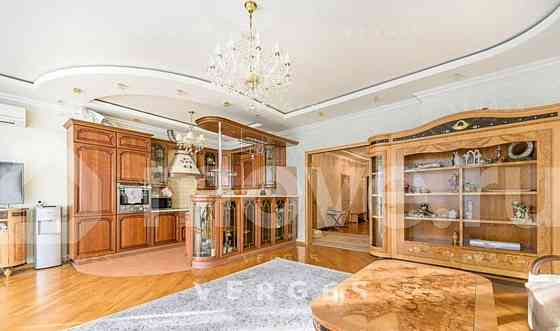 3-комн. квартира, 133 м2, 10/37 эт. Москва