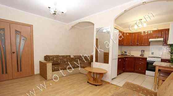 3-комн. квартира, 68 м2, 1/5 эт. Феодосия