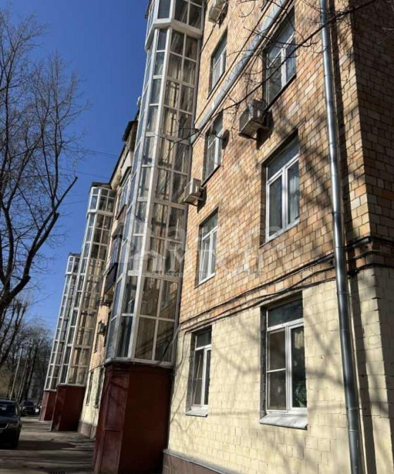 Комната, 13.4 м2, 5/5 эт. Москва - изображение 1