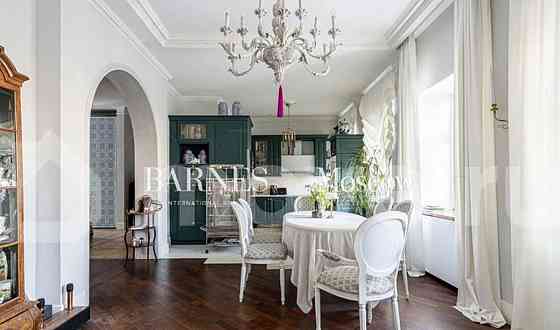 5-комн. квартира, 141.2 м2, 2/5 эт. Москва