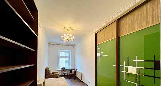 Комната, 143 м2, 3/7 эт. Санкт-Петербург