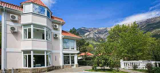 Дом, 280 м2, 24 сотки, 3 эт. Алупка