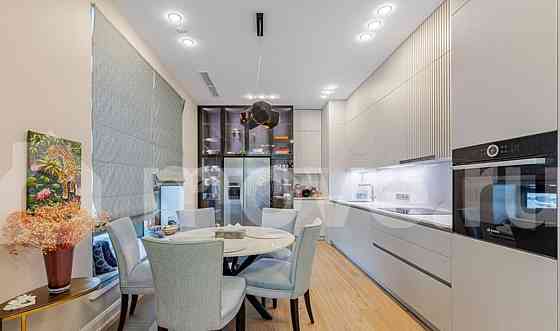 4-комн. квартира, 150 м2, 2/18 эт. Москва