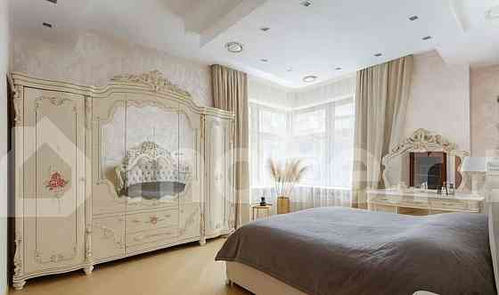 4-комн. квартира, 184 м2, 3/6 эт. Москва