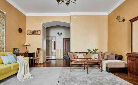 3-комн. квартира, 80 м2, 3/5 эт. Санкт-Петербург