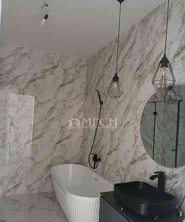 2-комн. квартира, 56 м2, 13/32 эт. Москва