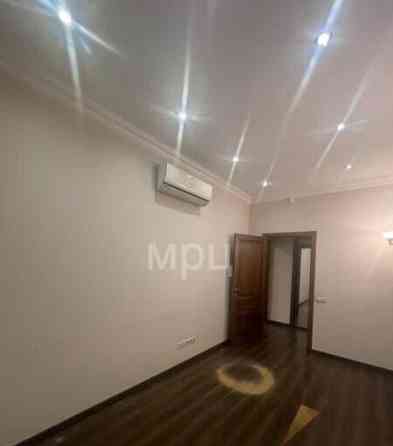 2-комн. квартира, 65.8 м2, 1/5 эт. Москва